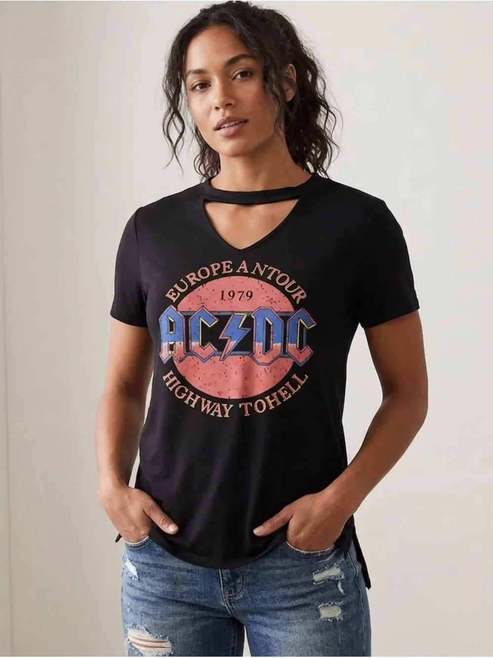 AC DC WOMEN’S SHORT SLEEVE CREW NECK GRAPHIC T SHIRT SIZE Small Band Concert - Picture 1 of 7